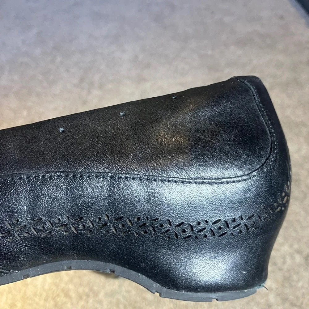 Clarks UnStructured Black Leather Wedge Pump Pleated‎ Toe Elastic Straps 7M Work